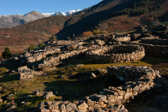 Castro vet&oacute;n de El Raso, en el municipio abulense de Candeleda al pie de la Sierra de Gredos.