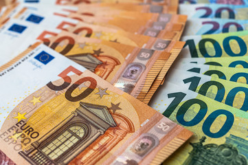 Finanzen - Einkommen - Altersvorsorge