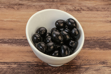 Black olives in the bowl