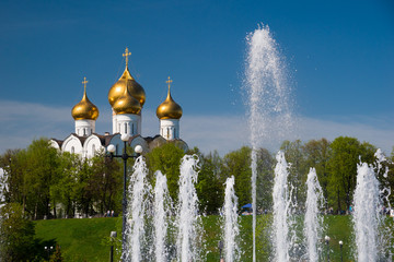 Fountain and Assumption Cathedral of the Russian orthodox church, Yaroslavl