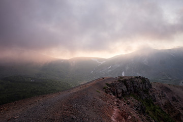 吾妻小富士から眺める夕暮れの一切経山