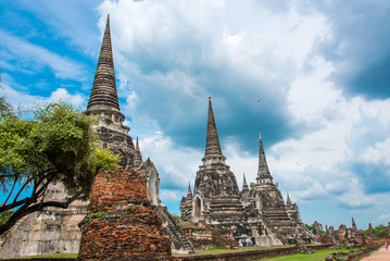 Fototapeta premium Wat Phra Si Sanphet Is the former royal temple of the ancient palace Located at Tambon Pratu Chai Phra Nakhon Si Ayutthaya District Phra Nakhon Si Ayutthaya Province, Thailand
