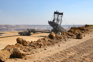 abrisskante an der tagebau grube