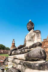 Fototapeta na wymiar Wat Mahathai ,Phra Nakhon Si Ayutthaya Historical Park A historical park in Ayutthaya. There are a total of 1,810 acres within the city of Ayutthaya. Phra Nakhon Si Ayutthaya Province, Thailand