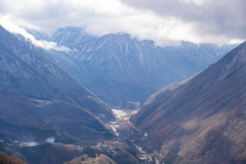 Fototapeta premium Shin-Hotaka Ropeway - One of Japan's Most Unique Ropeway