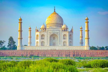 The Taj Mahal is an ivory-white marble mausoleum on the south bank of the Yamuna river in the Indian city of Agra.