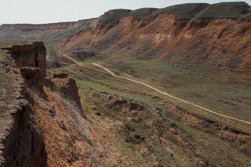 A long trail among the faults of the coastal area.
