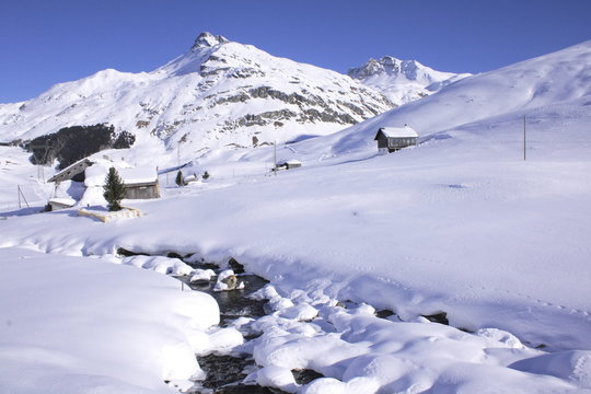 
Bivio, Skitour Roccabella, Blick von der Tgavretga nach Norden auf Bleis Muntaneala, Piz Neir und Piz Bardella.

