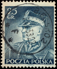 Bielsko (dziś Bielsko-Biała). Kasownik pocztowy (1938) odbity na znaczku pocztowym z portretem marszałka Edwarda Rydza-Śmigłego.