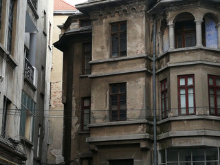 Fototapeta na wymiar old left flats buildings in the city of Romania