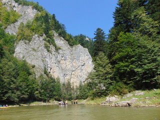 Spływ Dunajca w Pieninach tratwami
