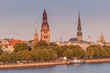 Naklejka premium panoramic view of the old european city at sunset. Riga, Latvia