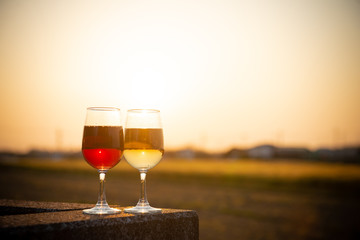 夕日とワイングラス