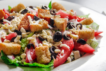 Ensalada César vista de cerca