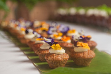 cupcakes with flowers