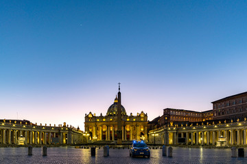 Fototapeta na wymiar Vatican city, Piazza San Pietro, Basilca di San Pietro, St. Peters square, St. Peters Basilica.