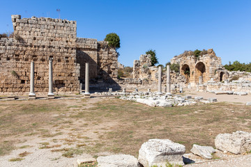 Obraz premium view of the ancient city of Perge in Turkey Antalya.