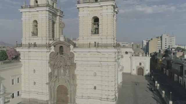 Tilt up of San Francisco church.
