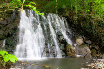 Wasserfall im Wald