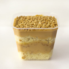Dulce de leche and Peanut pot cake