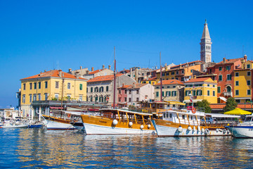 Fototapeta premium View of colorful old town and picturesque harbour of Rovinj, Istrian Peninsula., Croatia