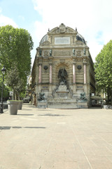 Fototapeta na wymiar beautiful Saint Michel fountain in Paris famous place