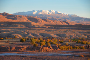 Góry Atlas - Słoneczny poranek w Maroko