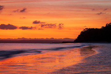 Fototapeta premium Golden sunrise on the beach