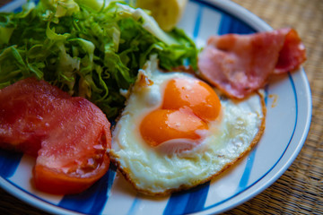 目玉焼き