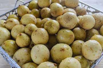 Duku fruits (Lansium parasiticum) or i n english commonly known as langsat or lanzones. healty fruits with contains many nutrients that are good for the body