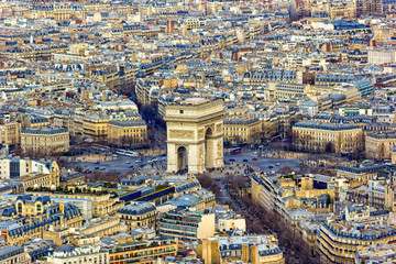Triumph arch aerial view with neighborhood