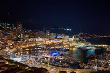 vista nocturna del principado de Mónaco 