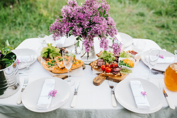 elegant wedding decorations made of natural flower