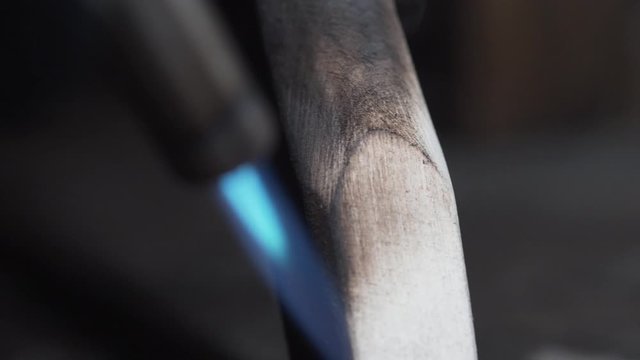 Wizard handles the handle of the axe of fire