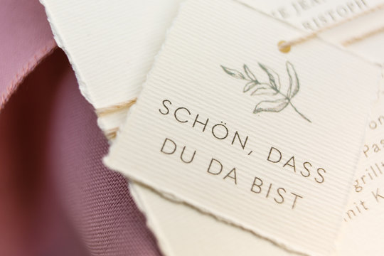 Karte mit Schriftzug für Hochzeit oder Geburtstag "Schön, dass du da bist"