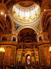 Fototapeta na wymiar Inside St. Isaac's Cathedral