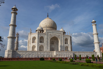 Fototapeta na wymiar Taj Mahal side View, Uttar Pradesh, India, Asia