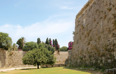 Fototapeta na wymiar Bastion and fortress wall, medieval fortress, the old town of Rhodes, Greece