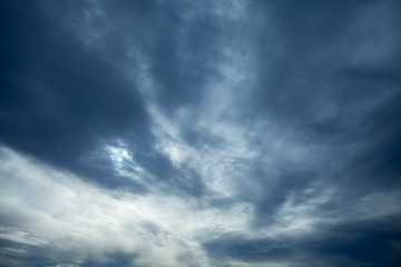 Obraz premium Dark blue stormy cloudy sky
