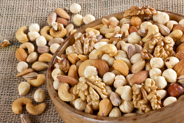 Cashews, pistachios, almonds, walnuts, hazelnuts. Mixed nuts.