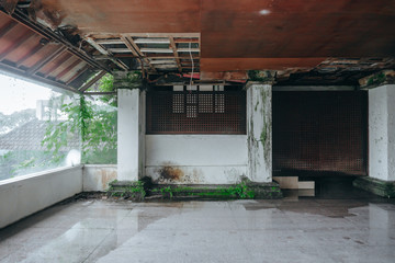 photo of the room of an abandoned building