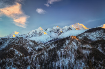 Panorama na Tatry Wysokie z Rusinowej Polany po zachodzie słońca