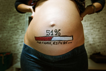 maquillaje en barriga de embarazada