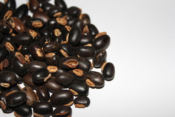 The seeds of Mucuna pruriens(believed to help maintain male sexual performance.)