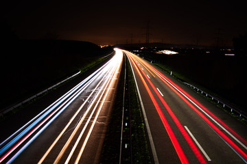 Fototapeta na wymiar Autobahn bei Nacht