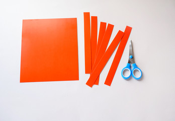 Step-by-step instruction to create a rainbow of colored paper. Creativity with your own hands.