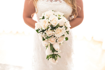 Ramo de novia de rosas blancas