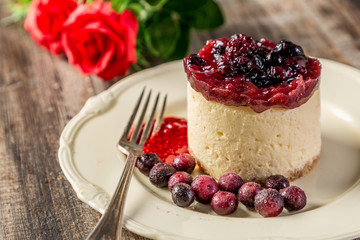 mini cake red berries chocolate ready to eat