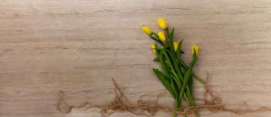 Naklejka premium Bukiet żółtych tulipanów 