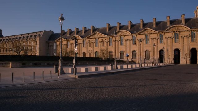 Louvre Museum Mus&eacute;e Paris Coronavirus Confinement Landmark Lockdown Vide Empty 01